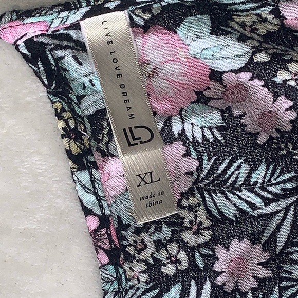 🌺 3/$15 💃🏽 Aeropostale Romper in XL - Picture 2 of 9